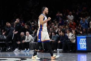 尼克斯布伦森次节火力退潮 半场22分仍显关键作用