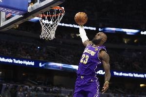 41岁老詹38分钟19+13 助力湖人1-0火箭无限串联硬解