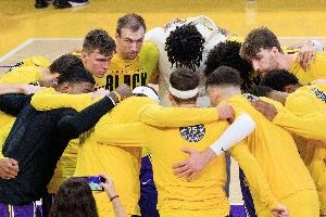 火箭被湖人彻底压制 巴克利警示系列赛危机