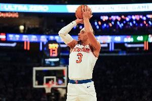 尼克斯哈特独得10分14板，两双数据带飞球队G1击败老鹰