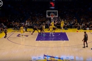 逐鹿赛场！阿门妙传助功 申京篮下防守抢攻得手2+1