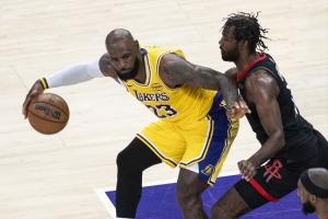 Skip高度评价詹姆斯表现 湖人客场取胜