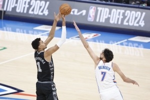 香波特：年轻马刺西部征途任重道远