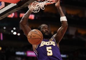 季后赛有效命中率TOP10：艾顿领先，库里首次跻身前十