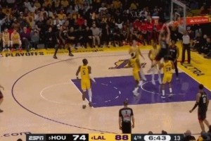 申京中路突破暴扣 现场热度飙升