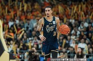 半场战报：外援火力全开 广东顶住山西压力