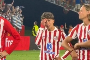 无缘冠军！马竞球员赛后表情失落，阿尔瓦雷斯、小西蒙尼掩面