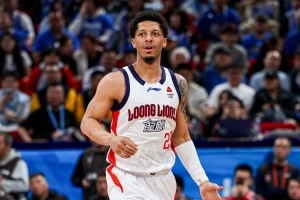 36分7篮板！威金顿助广州101-94险胜福建