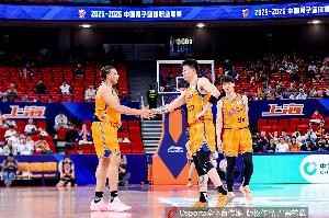 上海男篮取舍题：主场连胜或队员健康 季后赛阵中核心待观察