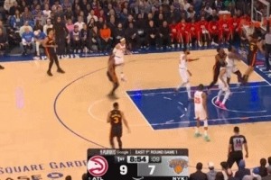 沃克送地传丹尼尔斯打板得分