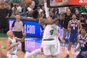 极限对抗：乌布雷单臂爆扣武切维奇 塔图姆变向双打展现得分能力