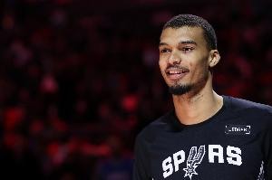 麦迪：开拓者防守失职，需对文班亚马实施强打策略