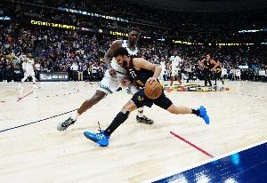 爱德华兹回应穆雷罚球：心理建设需更彻底