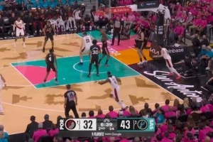 阿夫迪亚独当一面 内线得分助开拓者奋起直追