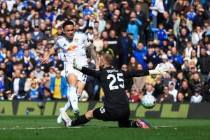 两连胜！利兹联3-0狼队多赛一场领先降级区9分 奥卡福勒温破门