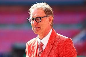 亚当斯怒指定位球防守：从技巧对抗到野蛮缠抱