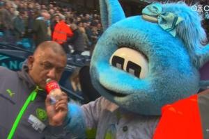 阿森纳元素再添新主角 曼城球迷水瓶挑衅赛前引爆热议