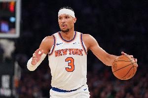 哈特半场数据：4分6篮板2助攻