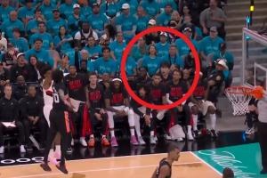 亨德森三分爆发力 小杨替补席看得瞠目结舌