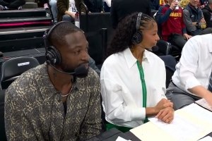 韦德加盟解说团队：掘金森林狼G1现场直播