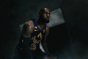 诺兰携手詹姆斯父子为NBA季后赛造势