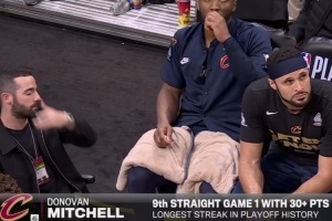 米切尔历史级表现：连续9场季后赛首战得分30+