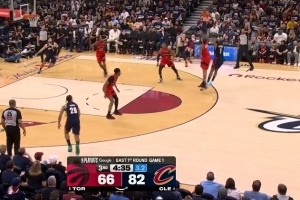 谢德颈部犯规被吹普通罚球 哈登反击三分球助球队前进