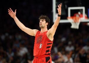 曾令旭：阿夫迪亚大而快+控球，令小锋线队头疼