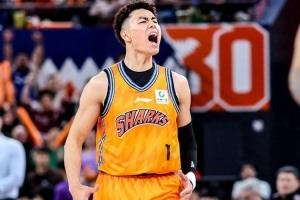 李添荣替补神勇，18分4断0失误正负值+25引领上海取胜