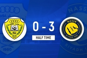 利雅得胜利半场火力全开3-0迪拜祈祷，C罗加冕969球王