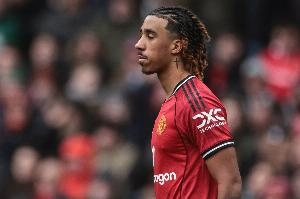 约罗训练轻伤无碍，曼联信其短期可归队