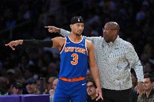 迈克·布朗：有了哈特&大桥&阿努诺比 我们的防守变得灵活多变