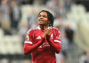 利物浦小将恩古莫哈成默西塞德德比最年轻出场者，年仅17岁233天