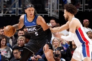 季后赛首轮战报：活塞不敌魔术，骑士胜猛龙，尼克斯老鹰交手