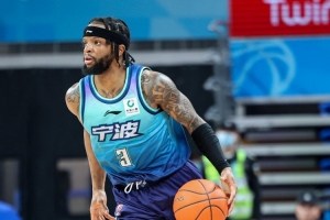 宁波外援半场接近三双 辛普森数据详述