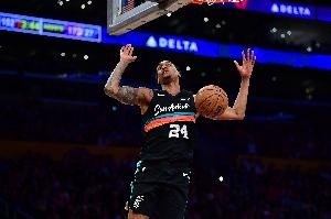 瓦塞尔13中5&三分9中4 破纪录助马刺取胜