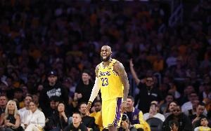 约翰逊力挺詹姆斯先传后投战术助湖人战胜缺将火箭