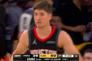 谢泼德三分球击中！分差缩小