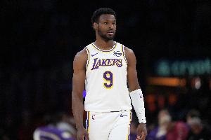 雷迪克二节让布朗尼出场，部分因乌度卡挑衅而反击