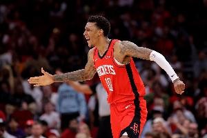 火箭小史密斯半场10分冲击成功