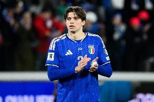 21岁意边后帕莱斯特拉：巴萨猎奇，双脚均衡可攻可守价值飙升