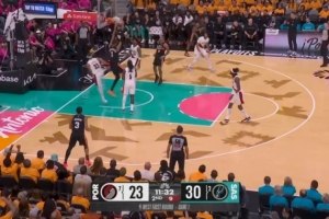 暴力美学！文班亚马飞天暴力压制 空中完成扣篮绝杀