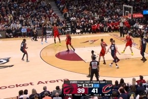 哈登持球强杀！三分球一箭穿心显神威