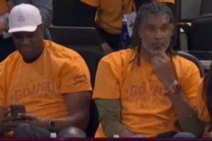 文班亚马首秀创纪录：马刺赢开拓者开启传承新篇章