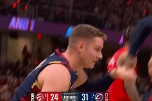 施罗德底线巧传 梅里尔空切上篮拿下2分