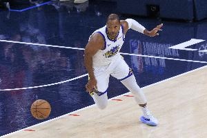 霍福德：赛季未达预期 个人数据喜人