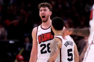 范弗里特揭秘申京崛起：23岁两届全明星的蜕变之路