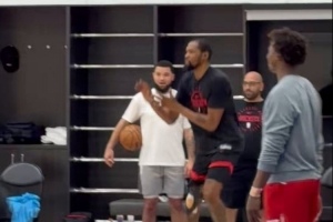 G2能否复出？杜兰特参加火箭训练加练投篮 右膝贴满护具