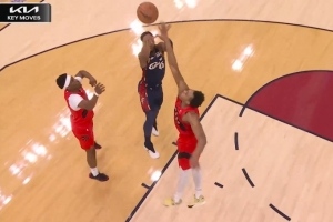 遗恨最后一秒！米切尔上演高难度强攻 实际已是超时