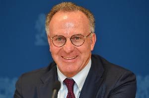 鲁梅尼格称拜仁冠军实至名归，孔帕尼工作表现出色